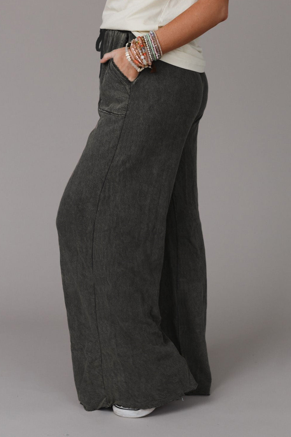 Women's Wide Leg Pocketed Pants