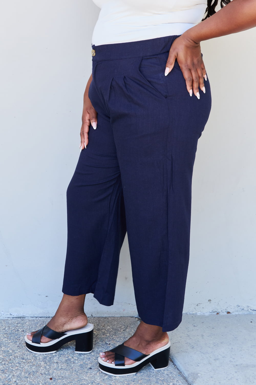 Pleated Detail Linen Pants in Dark Navy