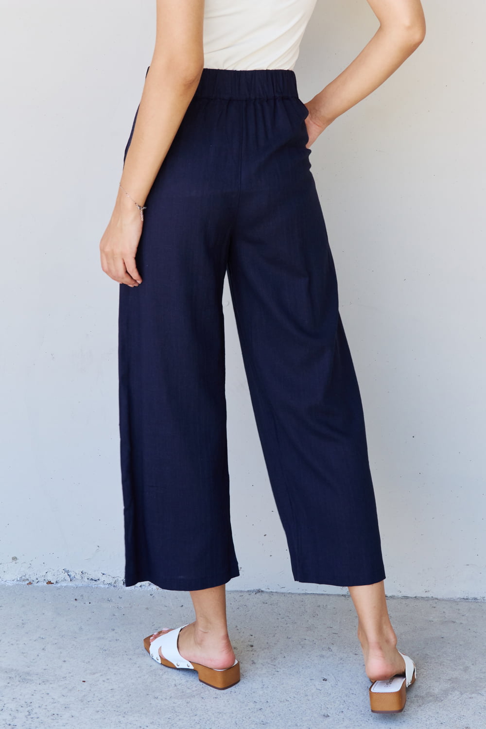 Pleated Detail Linen Pants in Dark Navy