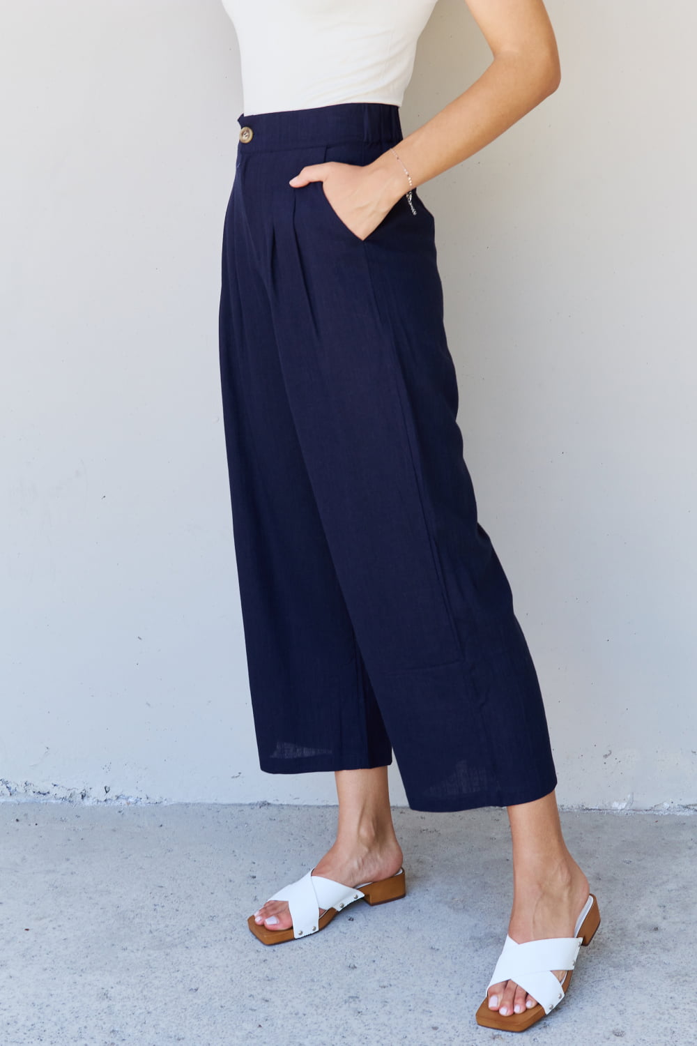 Pleated Detail Linen Pants in Dark Navy